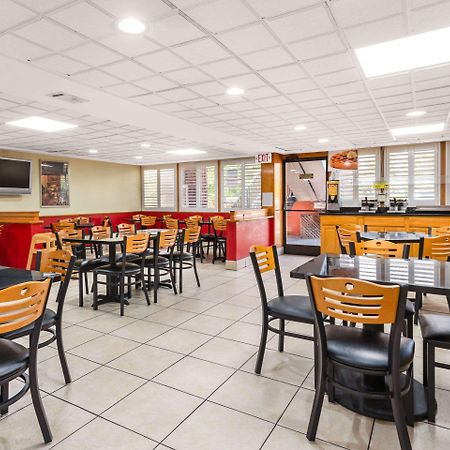 Quality Inn & Suites Orlando Airport Экстерьер фото