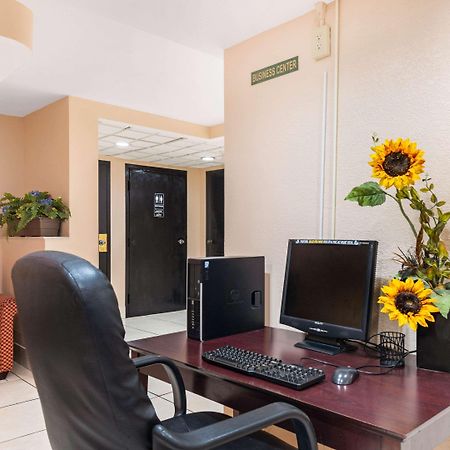 Quality Inn & Suites Orlando Airport Экстерьер фото
