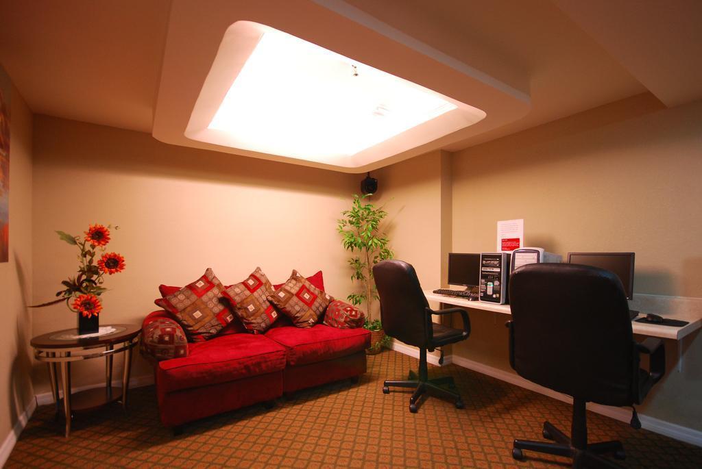 Quality Inn & Suites Orlando Airport Экстерьер фото