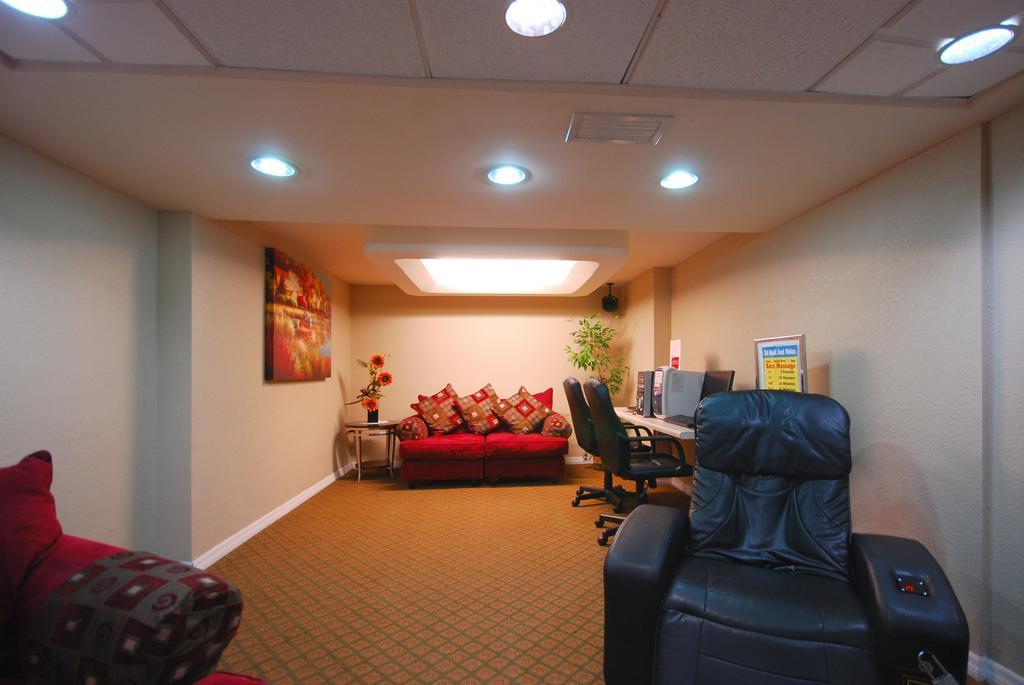 Quality Inn & Suites Orlando Airport Экстерьер фото