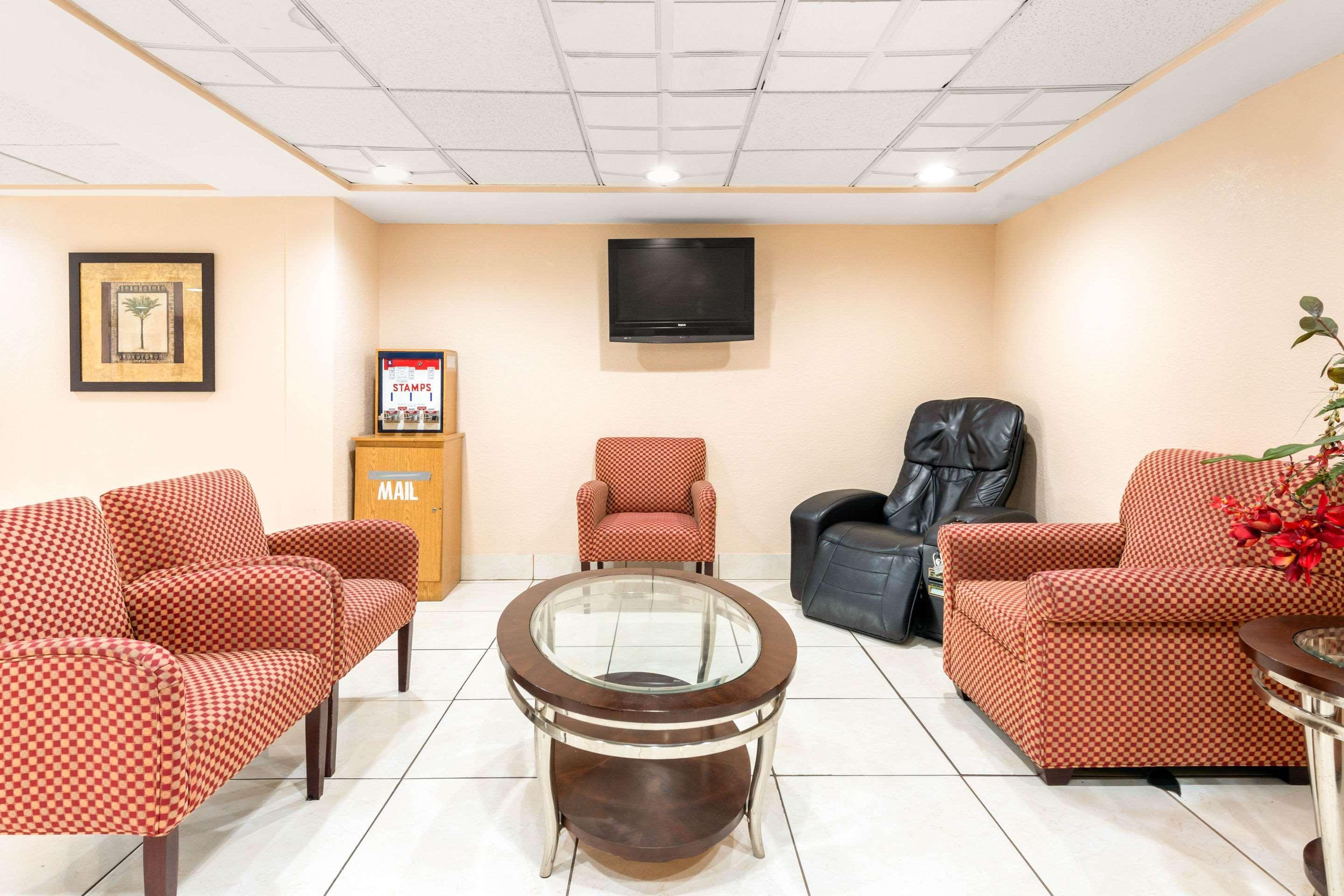Quality Inn & Suites Orlando Airport Экстерьер фото