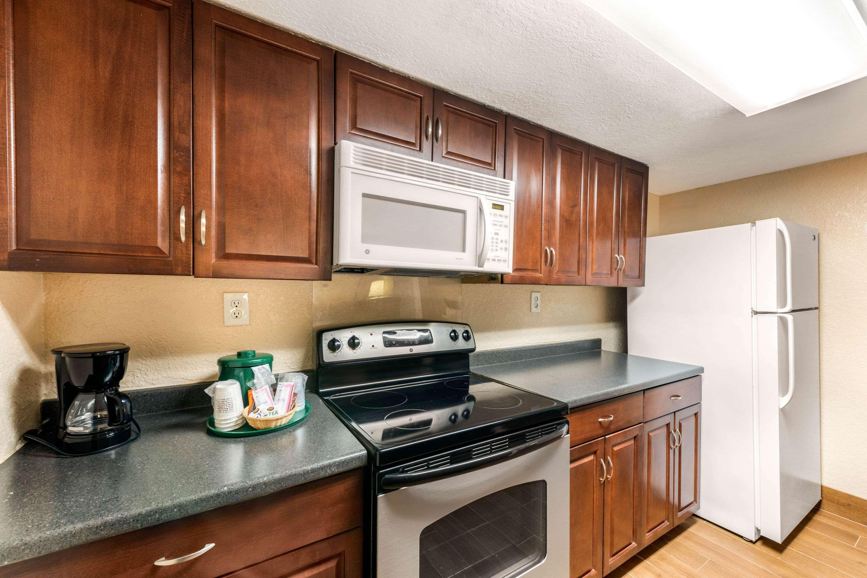 Quality Inn & Suites Orlando Airport Экстерьер фото