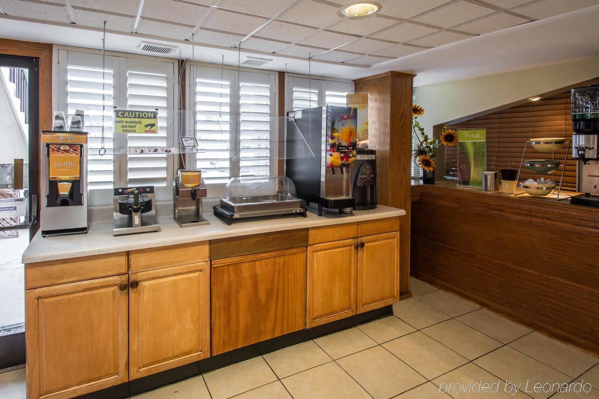 Quality Inn & Suites Orlando Airport Экстерьер фото