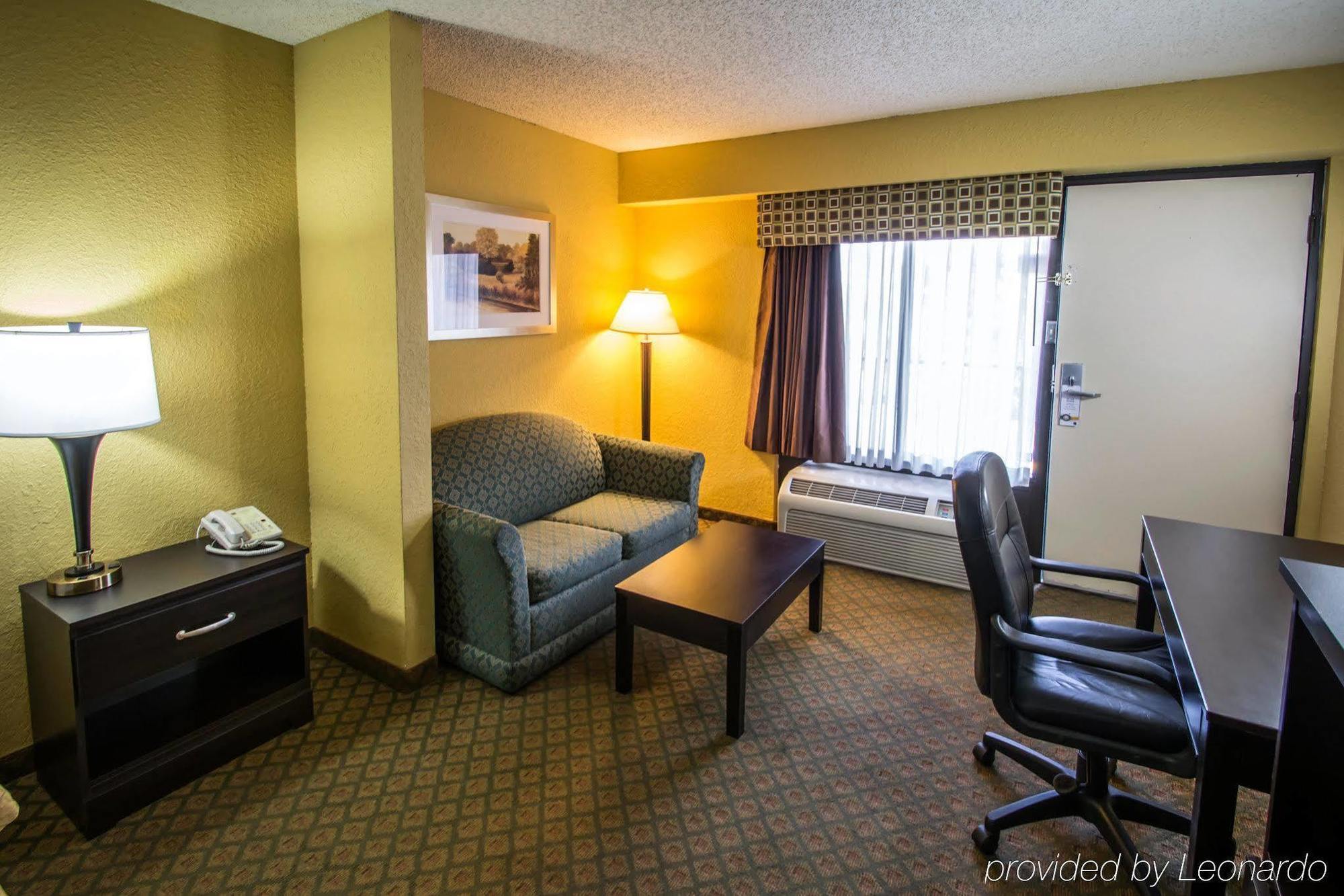 Quality Inn & Suites Orlando Airport Экстерьер фото