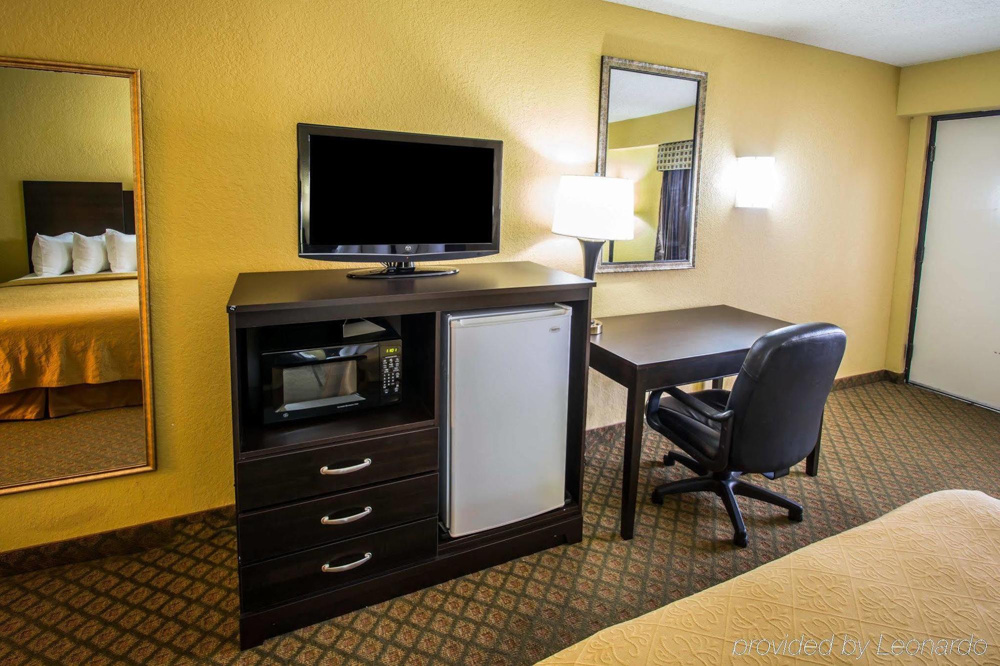 Quality Inn & Suites Orlando Airport Экстерьер фото