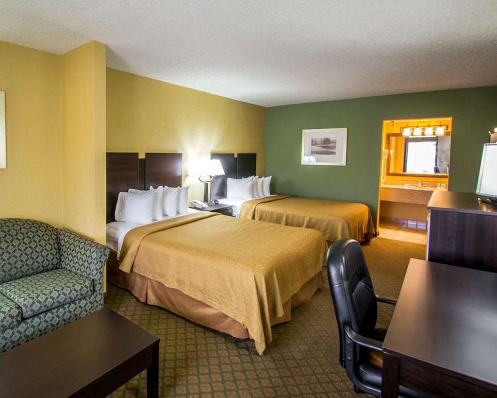 Quality Inn & Suites Orlando Airport Номер фото