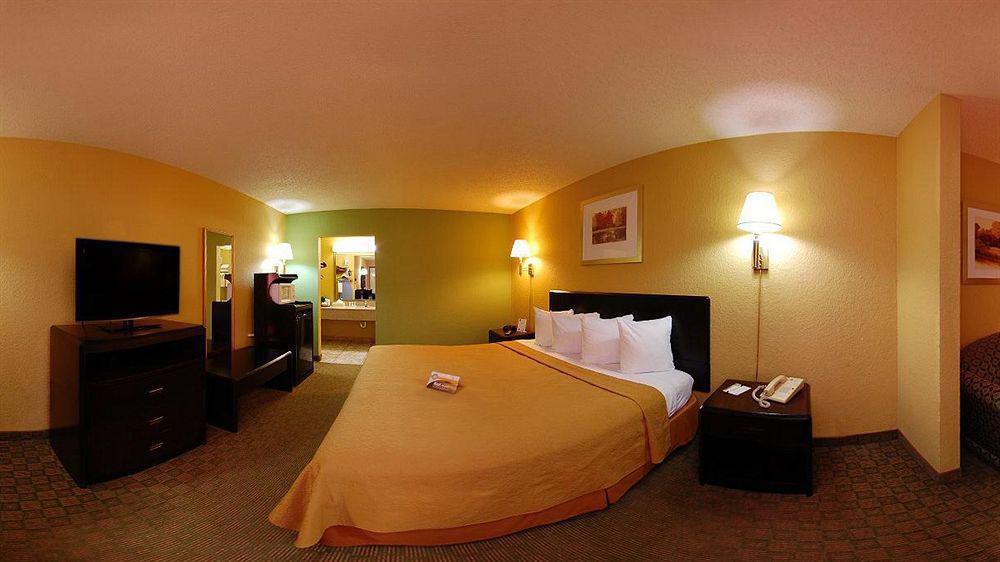 Quality Inn & Suites Orlando Airport Экстерьер фото