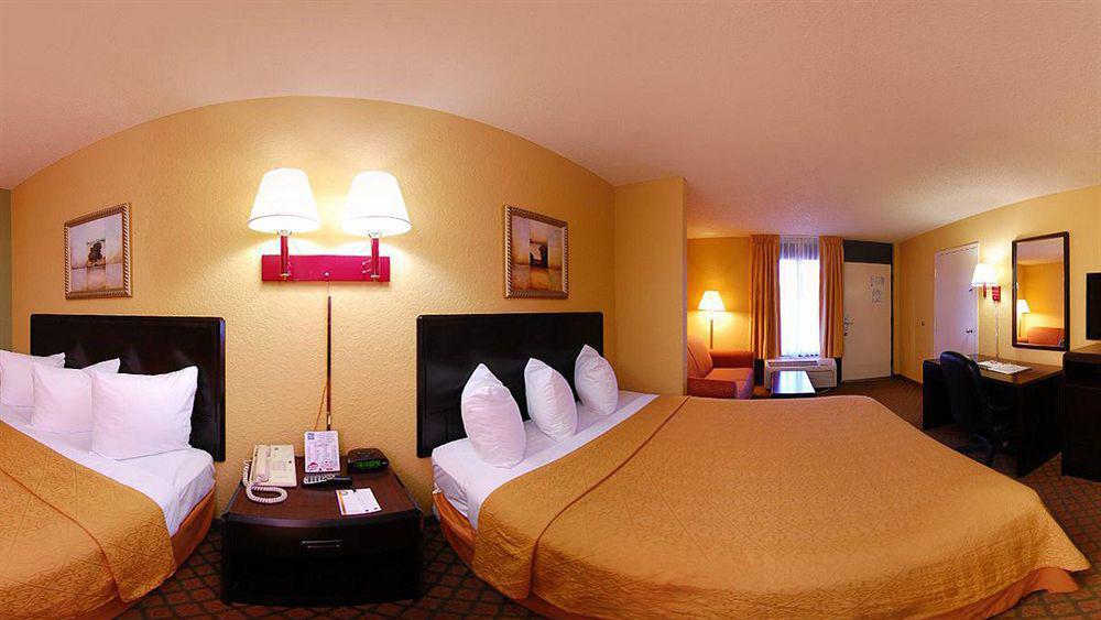 Quality Inn & Suites Orlando Airport Экстерьер фото