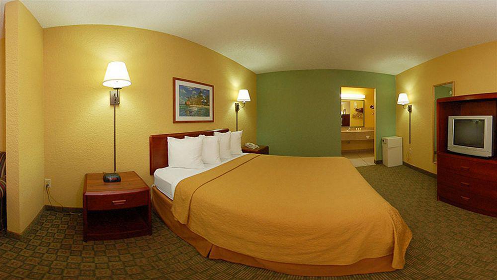 Quality Inn & Suites Orlando Airport Экстерьер фото